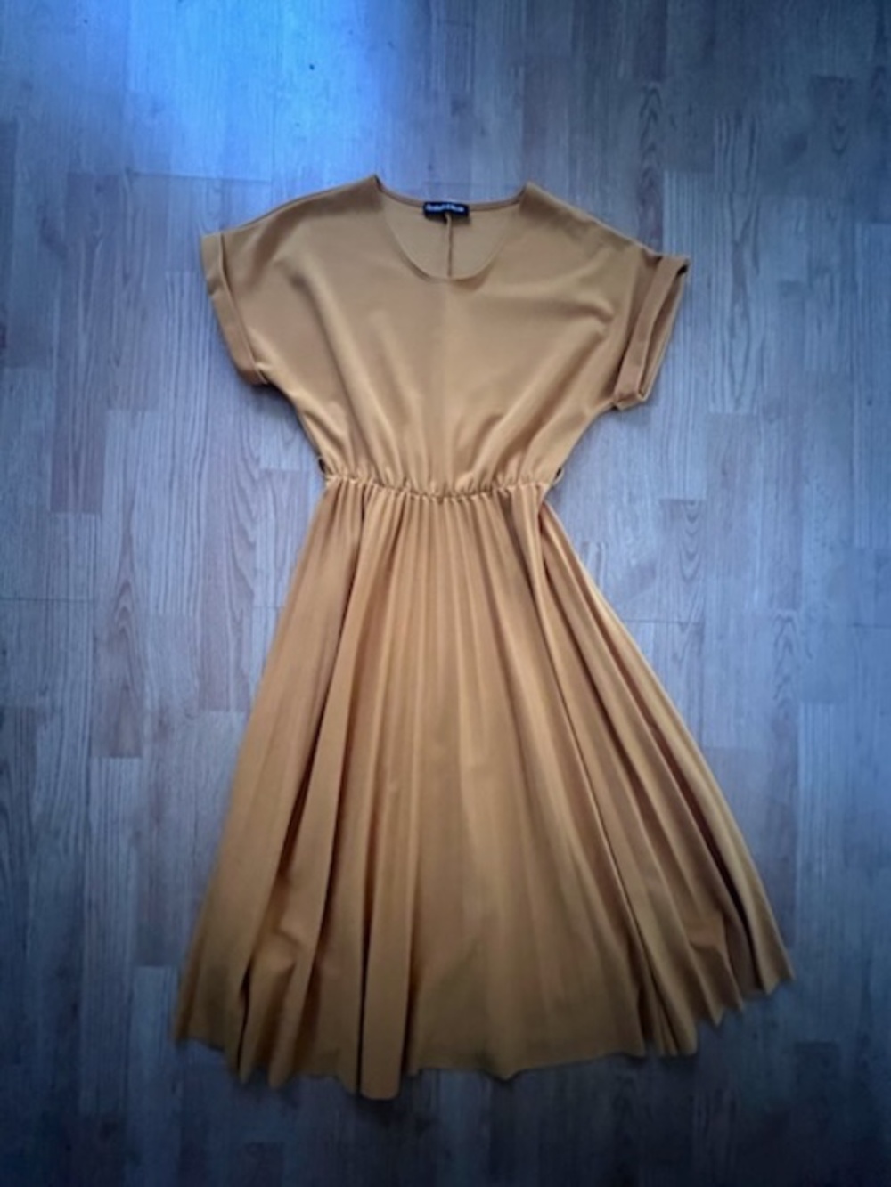 Elizabeth & Nicole Pleated Midi Dress Raw Hem Mustard Yellow 14
